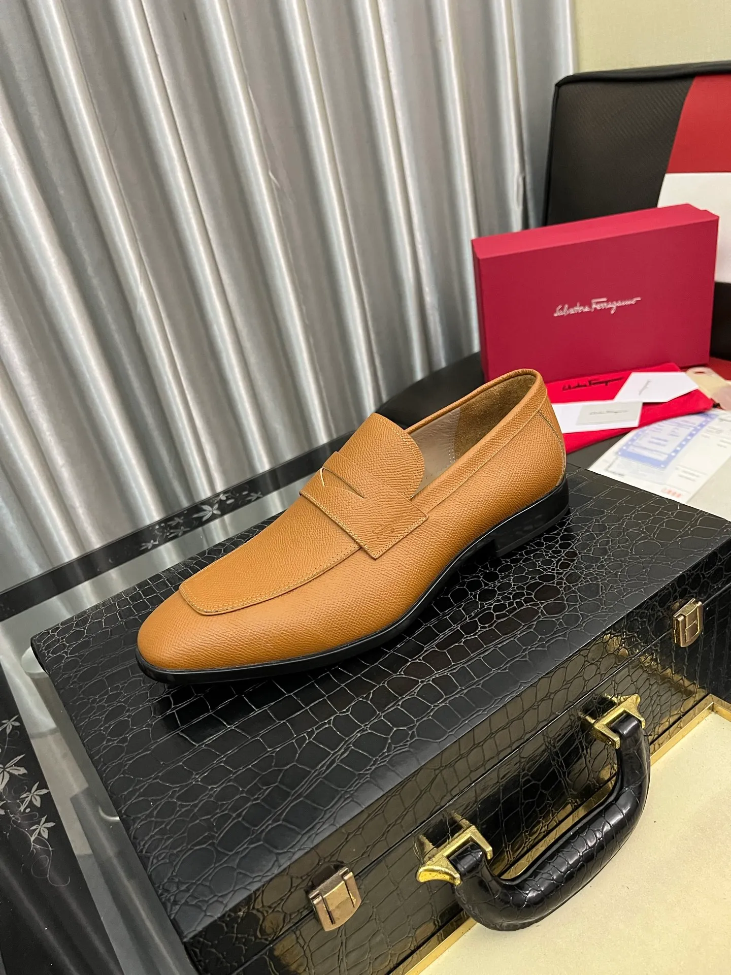 Men's shoes 💰600⌚️⌚️[Salvatore Ferragamo] Ferragamo business leather shoes, 1:1 top purchasing quality, imported selected original calfskin for the uppers, imported original soft water-dyed cowhide for the inner feet, imported original customized Italian handmade lightweight foam outsole, size: 39-44 5️⃣ options available